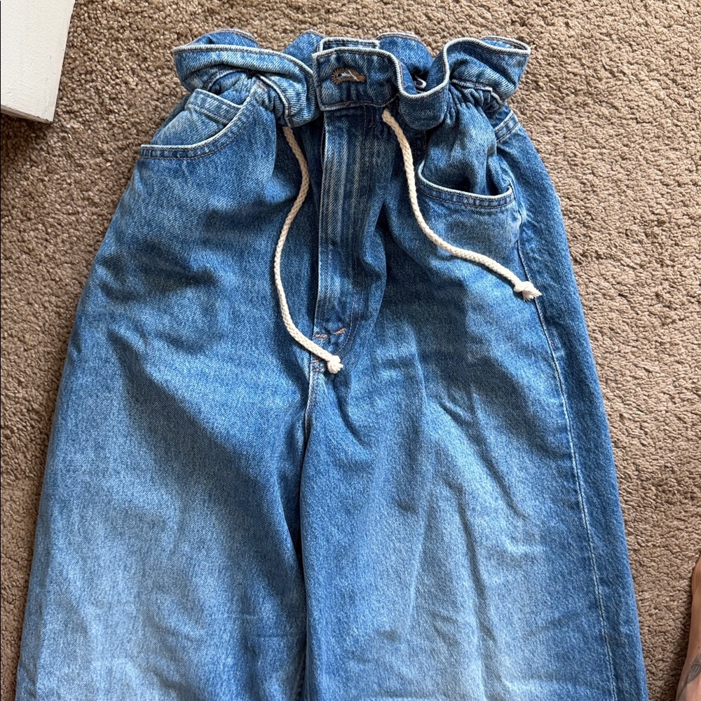 Mother paper bag jeans EUC 25 doggie bag heel
Dine n dash color - Picture 2 of 5